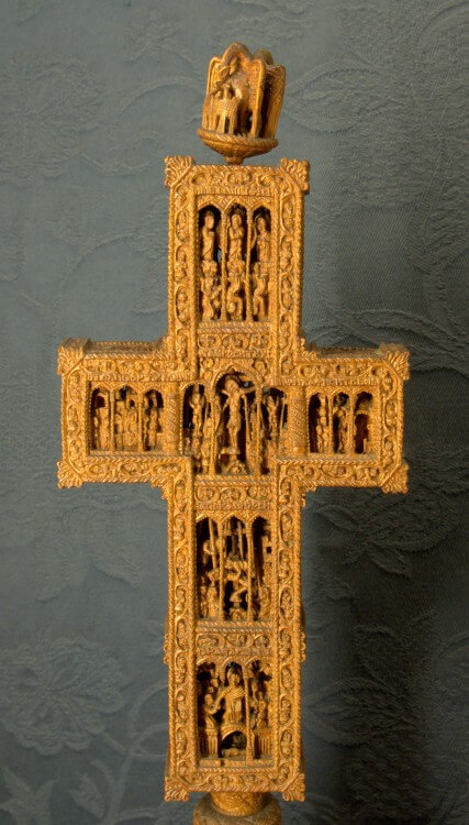There's a crazy amount of detail in this carved cross, it's only about 20cm tall.