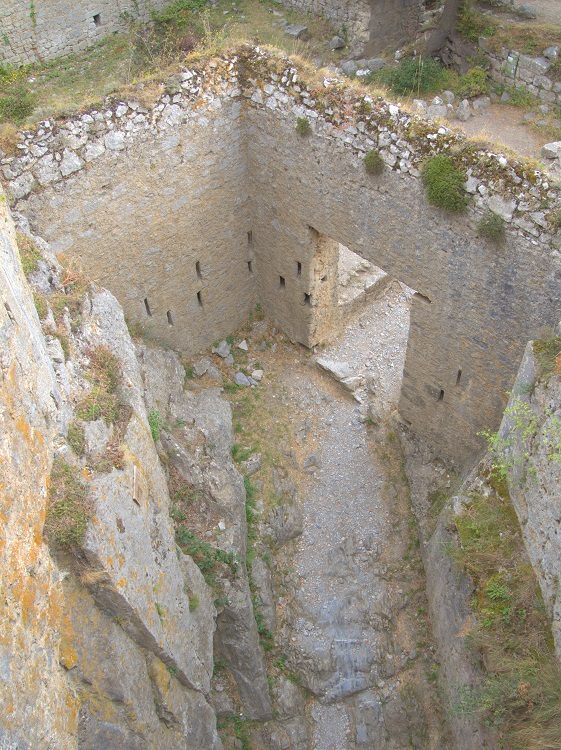 The entrance to the castle. If you made it through the front gate you then had to make it through this 'killing zone' where archers could attack you from all sides.