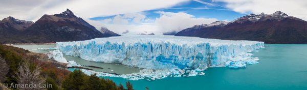 A panoramic view of the 5km front of the glacier.
