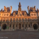 Paris's Hotel de Ville at sunset.