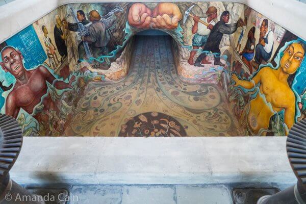 The murals were actually in place when the chamber was still in use. None of the Sydney Water heritage sites are this interesting.