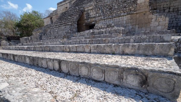 If you get up close to the Temple of Five Levels you can see that it has glyphs carved into the front of the stairs.